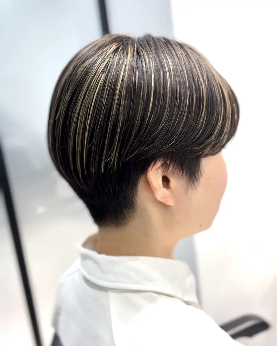 ショート カラー ハイライトカラー ハイライト ショートヘア カット ヘアカラー ショートヘア、ボブ こやさん　コヤマのヘアスタイル