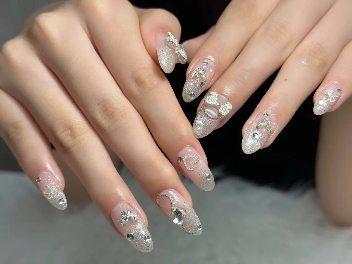 ネイル AURA NAIL 上前津のネイルデザイン