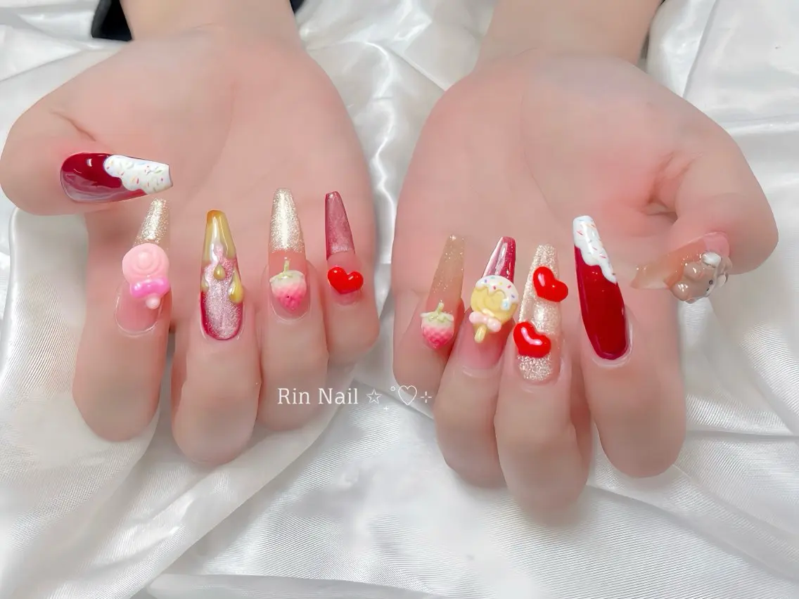 ネイル オーロラネイル チークネイル 桜ネイル クリアネイル ドット ハンドネイル Rin Nail 新大久保店のネイルデザイン