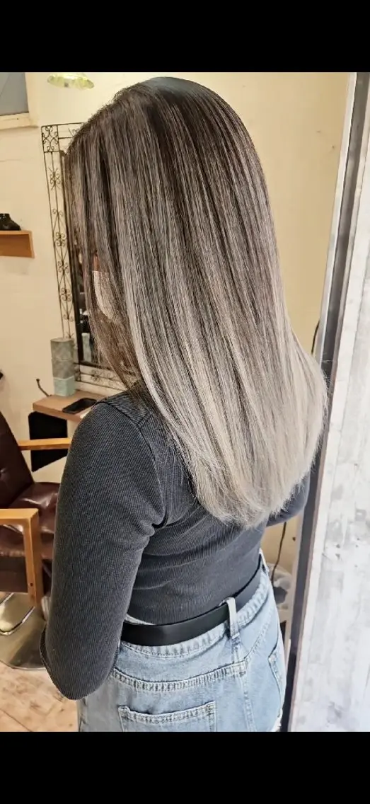 ロング カラー バレイヤージュ ベージュカラー ブリーチ ダブルカラー ハイライトカラー ヘアカラー バレイヤージュ/ ハイライト/大内格のヘアスタイル
