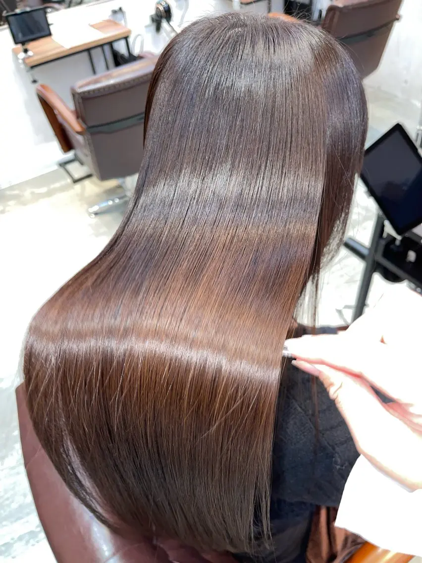 【🦋平日限定🦋】乾かすだけでまとまる💇🏻‍♀️カット➕プレミアム縮毛矯正➕トリートメント🤍🫧の写真