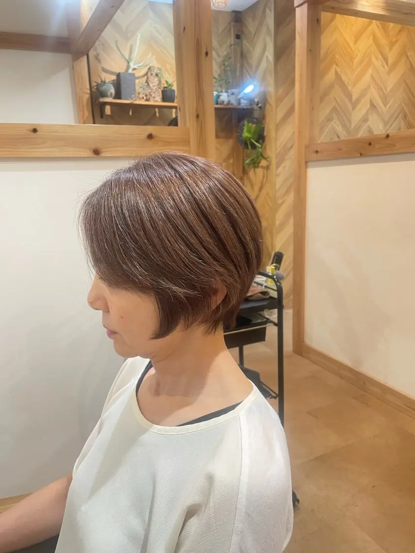 ショート カット ヘアカラー 山口 里莉のヘアスタイル