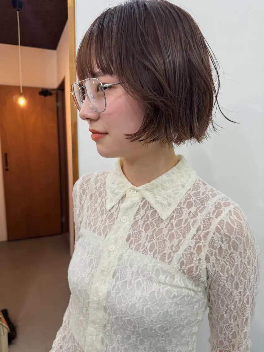 ショート カラー ベージュカラー ボブ カット ヘアカラー Spiel KOMOのヘアスタイル