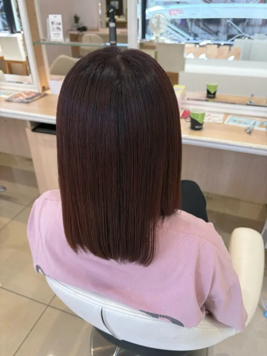 セミロング カラー 伊東 なるのヘアスタイル