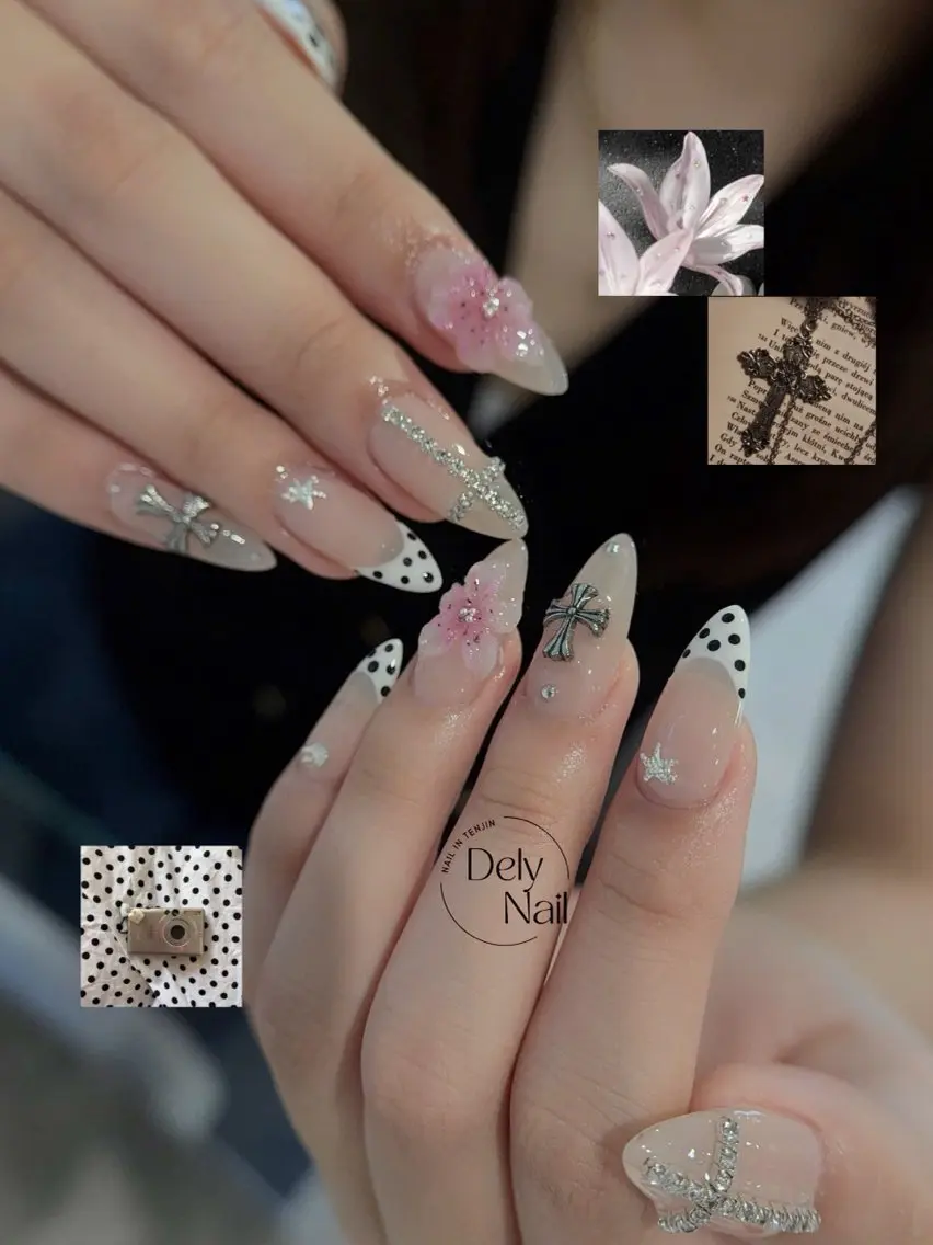 ネイル キラキラネイル 韓国ネイル ロングネイル ワンホンネイル ホワイト ハンドネイル Dely Nailのネイルデザイン