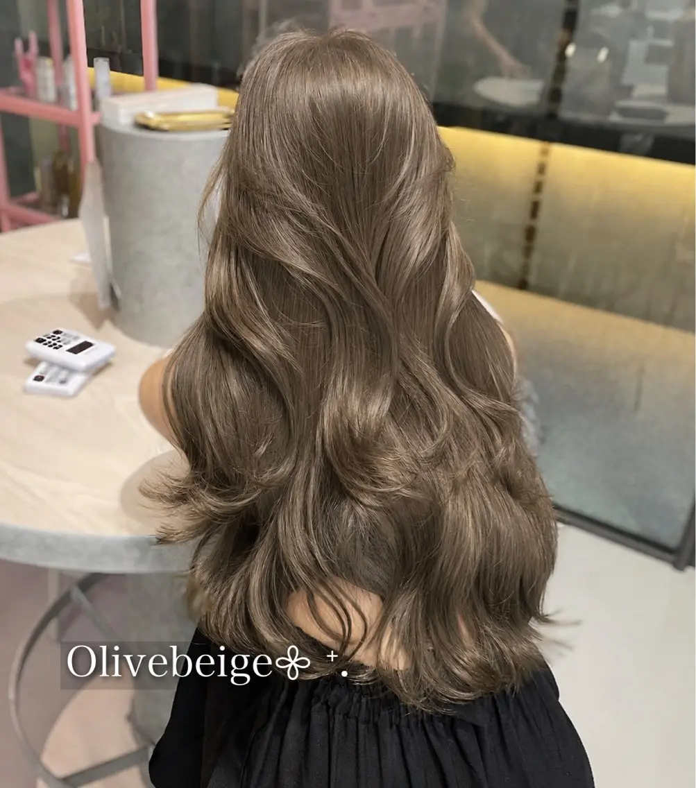 カラー 透明感カラー🫧 EMAのヘアスタイル