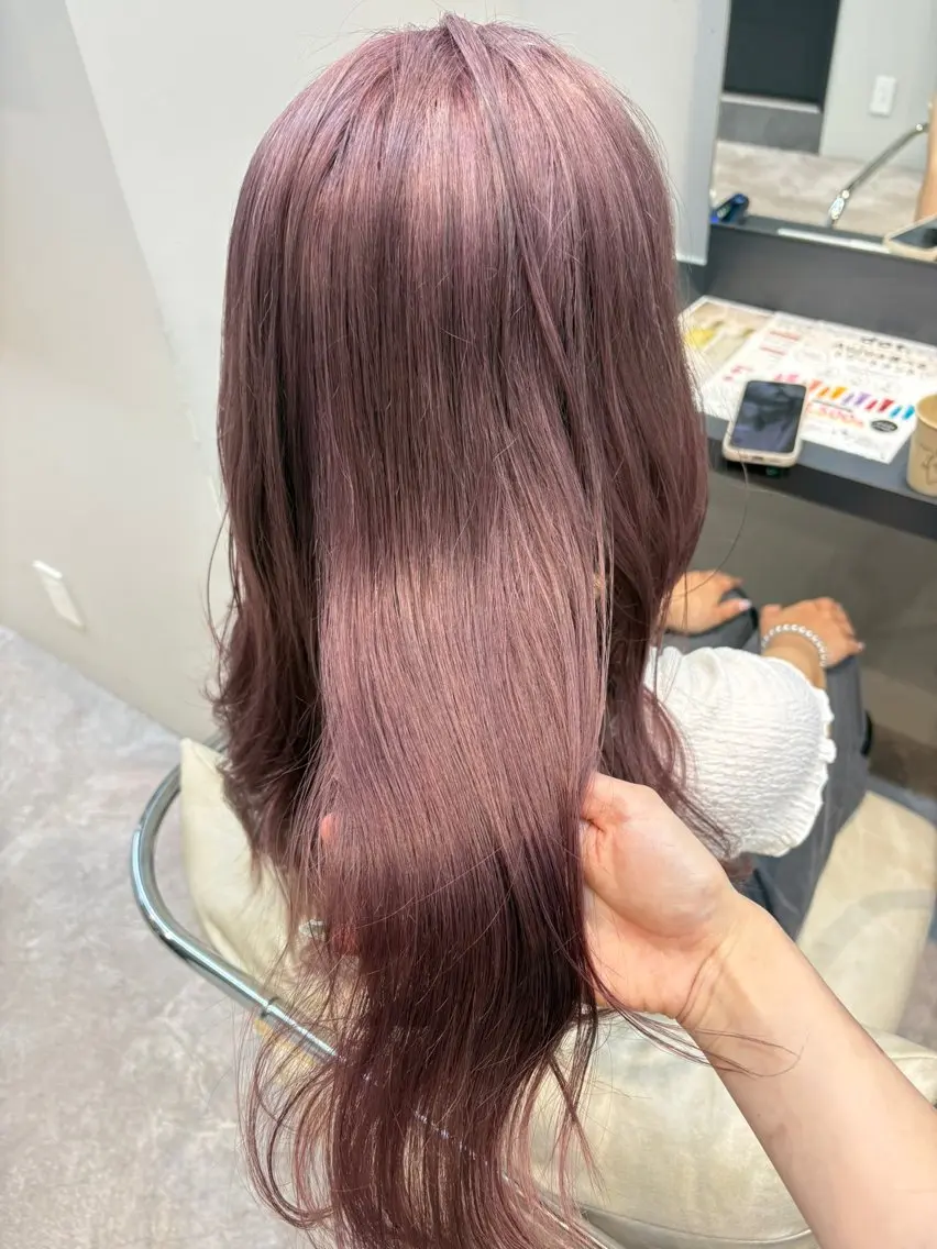ロング カラー ブリーチ ピンクカラー ヘアカラー 🌼縮毛矯正 ✂️/えり🩵のヘアスタイル