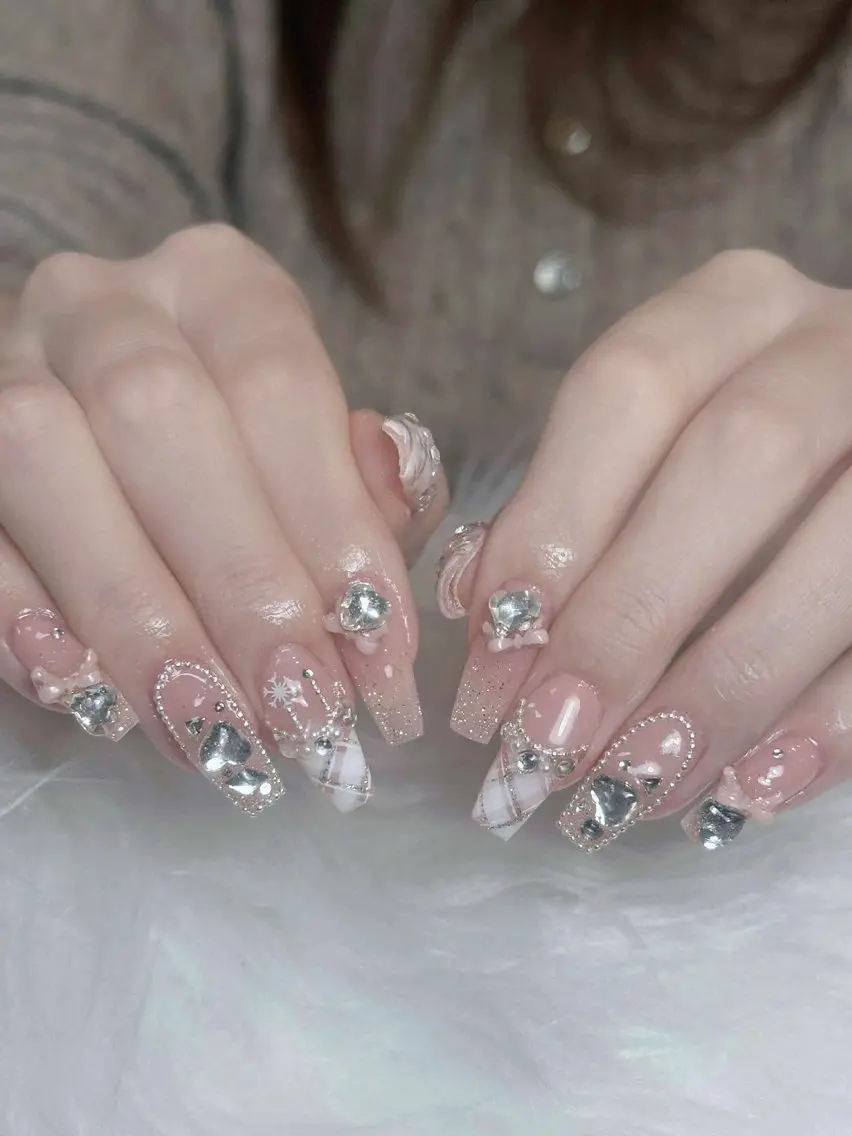 ネイル オーロラネイル ボルドー ブラウン 氷ネイル・うるうるネイル キラキラネイル ハンドネイル Julli NailStudioのネイルデザイン