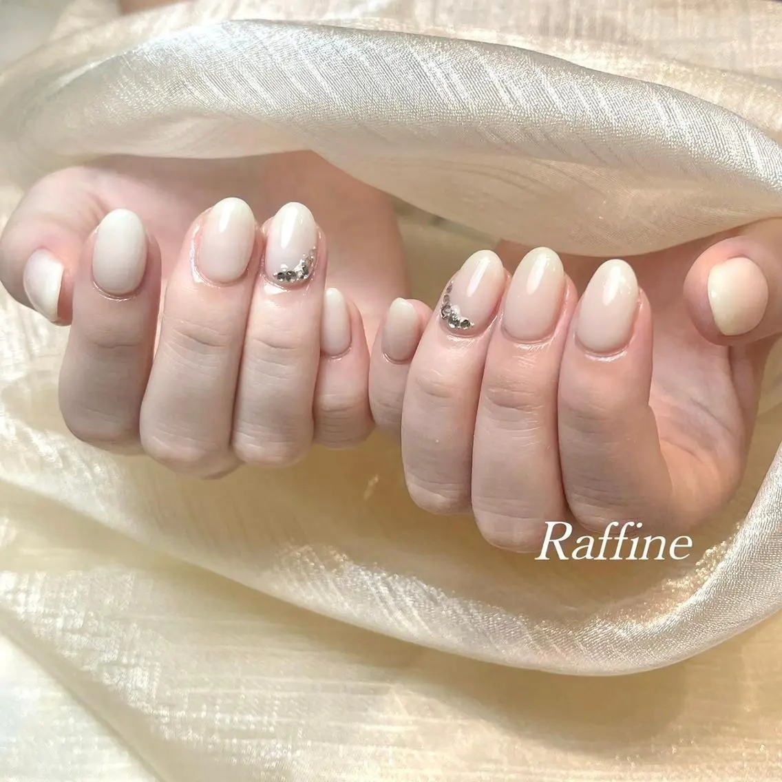 ネイル ハンドネイル RAFFINE haru🦋🩵のネイルデザイン