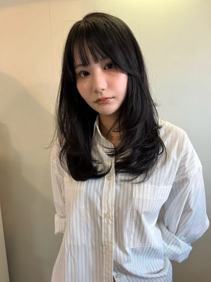 セミロング ハイレイヤー レイヤーカット カット ヘアカラー トリートメント レイヤーカット\ウル フ　chinatsuのヘアスタイル