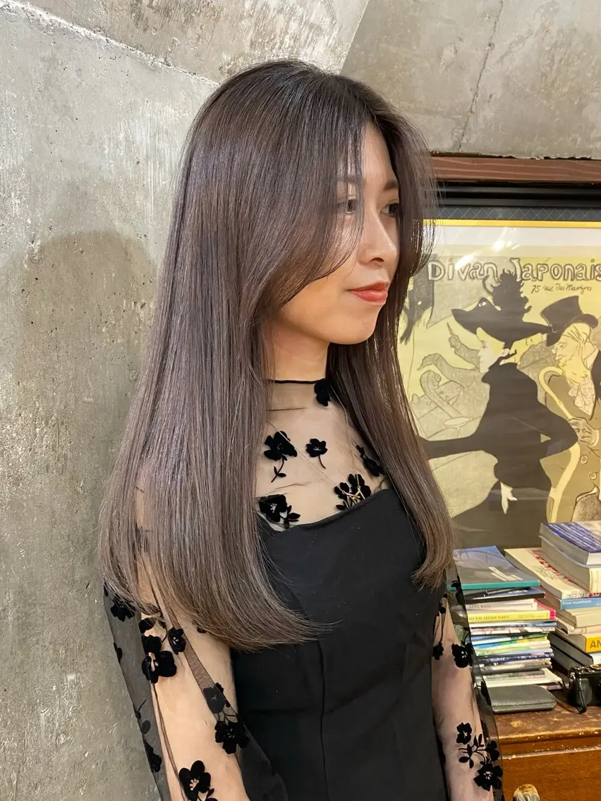 ロング カラー グレージュ ヘアカラー トリートメント KAWAHARA YUKIのヘアスタイル
