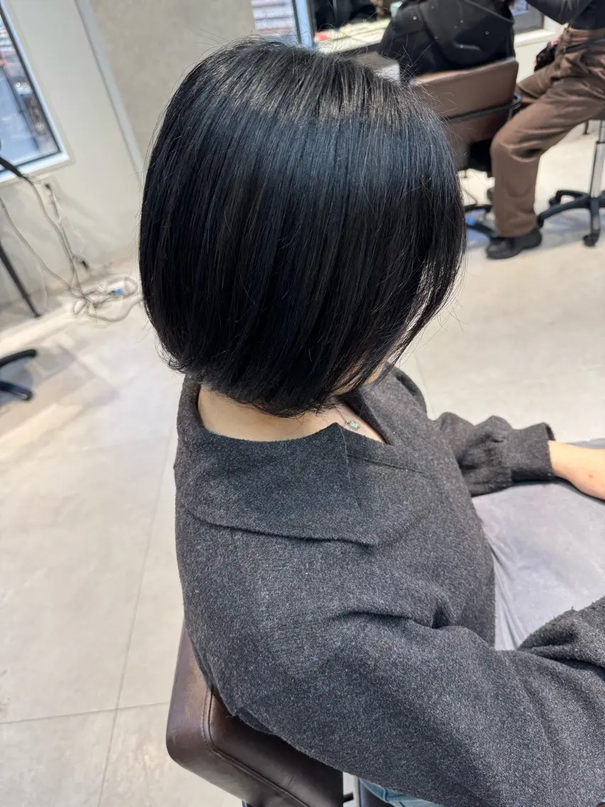 ショート カラー 黒髪 ヘアカラー 近藤 愛理のヘアスタイル