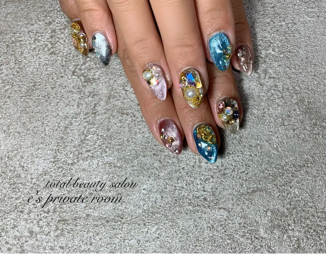 ネイル LAVISH 大和店 🤱子連れ大歓迎のネイルデザイン