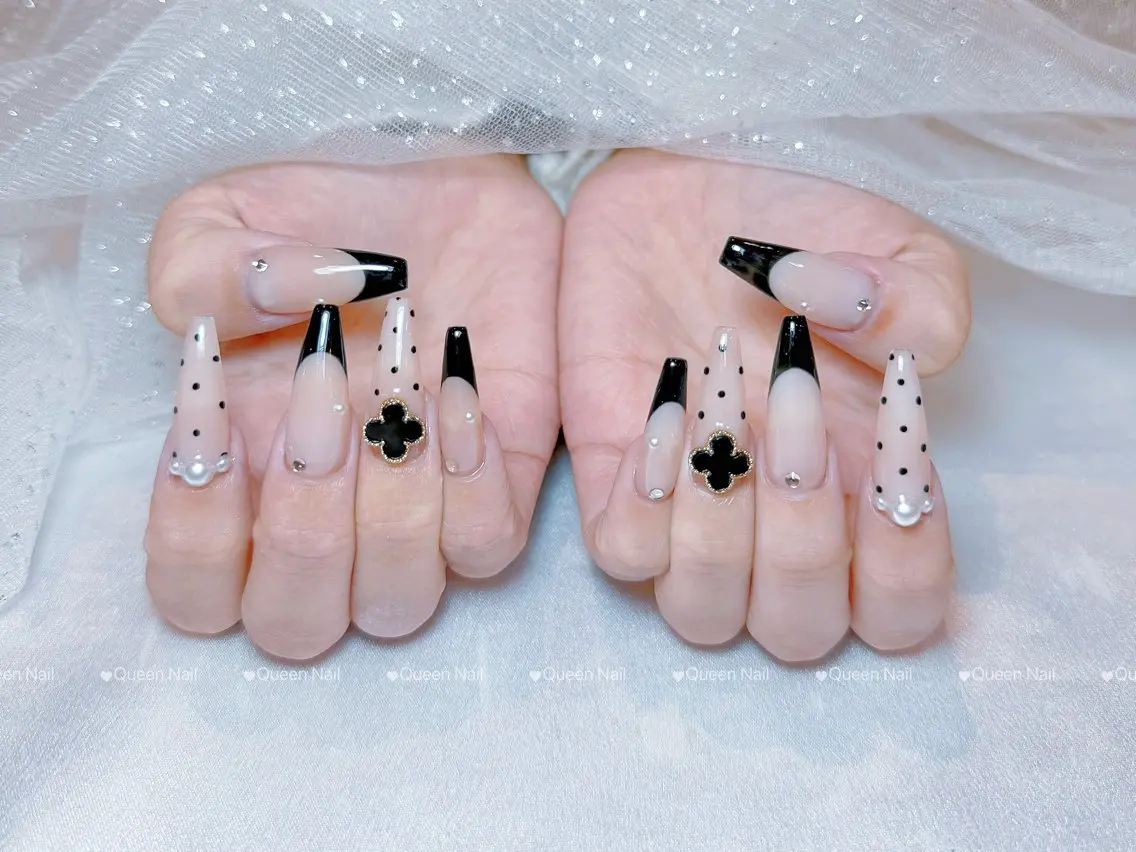 ネイル ネイルチップ Queen Nail Salonのネイルデザイン