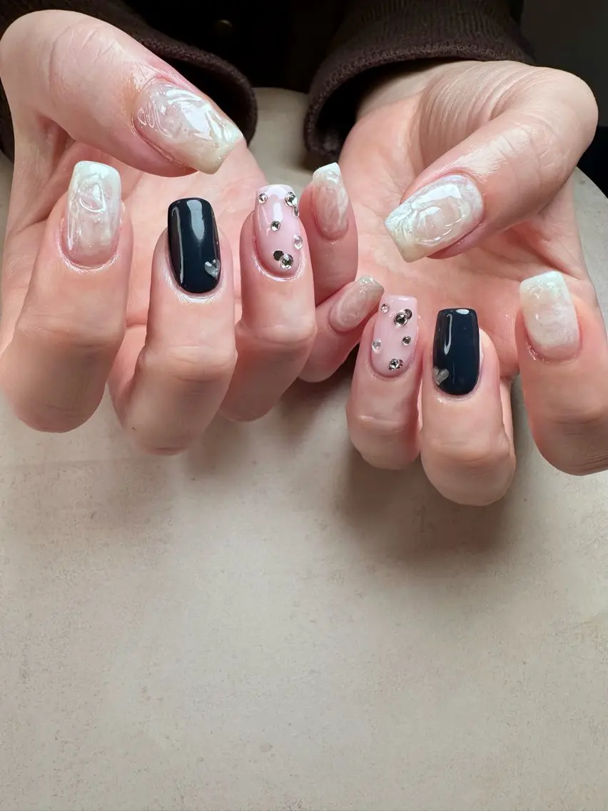 ネイル ニュアンスネイル ハンドネイル ハンドケア Atelier Ariのネイルデザイン