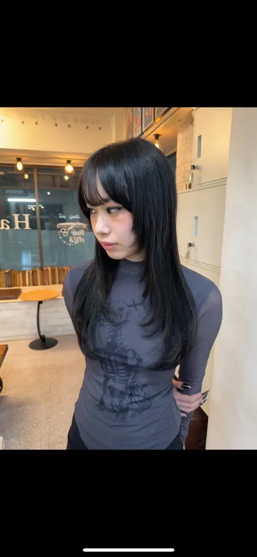 セミロング カラー レイヤーウルフ エクステ磯部のヘアスタイル