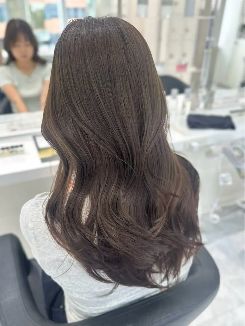 カラー オリーブ/ワンホン SHIONのヘアスタイル