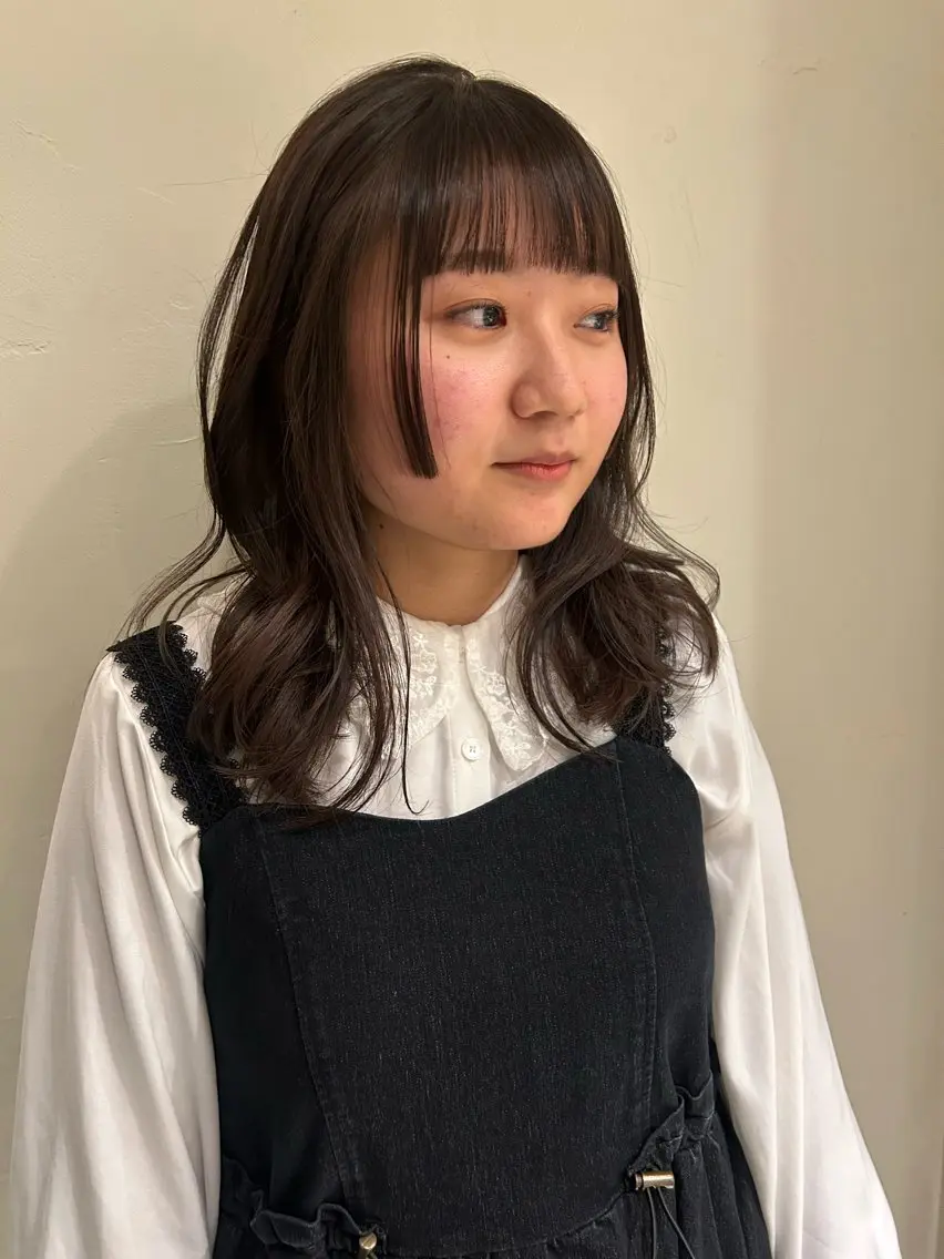 ミディアム カラー ベージュカラー オリーブベージュ 海外レイヤー /NAGISAのヘアスタイル