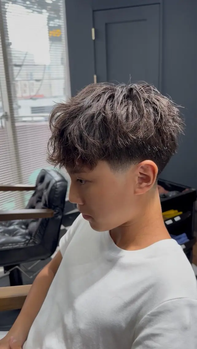 ショート パーマ メンズ カット パーマ メンズ特化！ Taiyo 🇺🇸のヘアスタイル