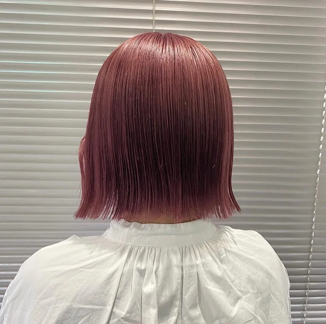 ショート カラー ヘアアレンジ 切りっぱなしボブ ブリーチ ピンクカラー ボブ ハイトーン/透け感 カラー🎀真香のヘアスタイル