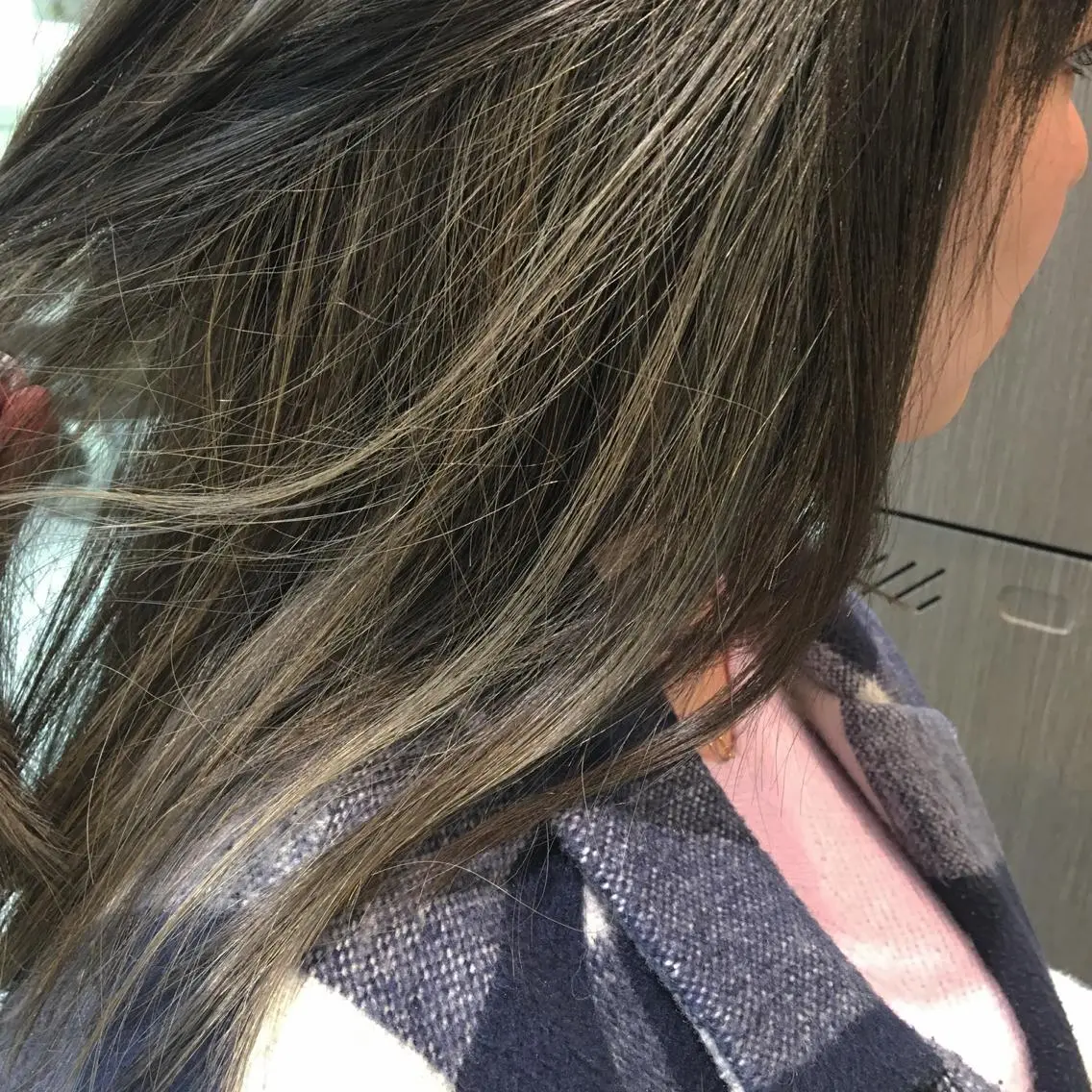 セミロング カラー ハイライトカラー ハイライト タナカ タクヤのヘアスタイル
