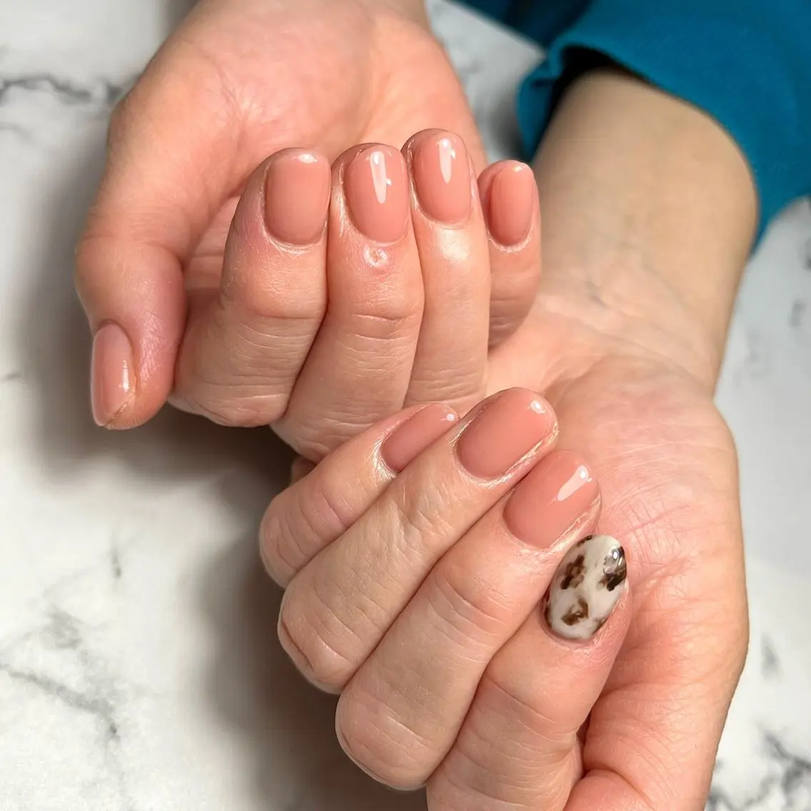 ネイル アニマル柄 アートネイル ジェルネイル 持ち込み ニュアンスネイル ハンドネイル NAIL NOWのネイルデザイン