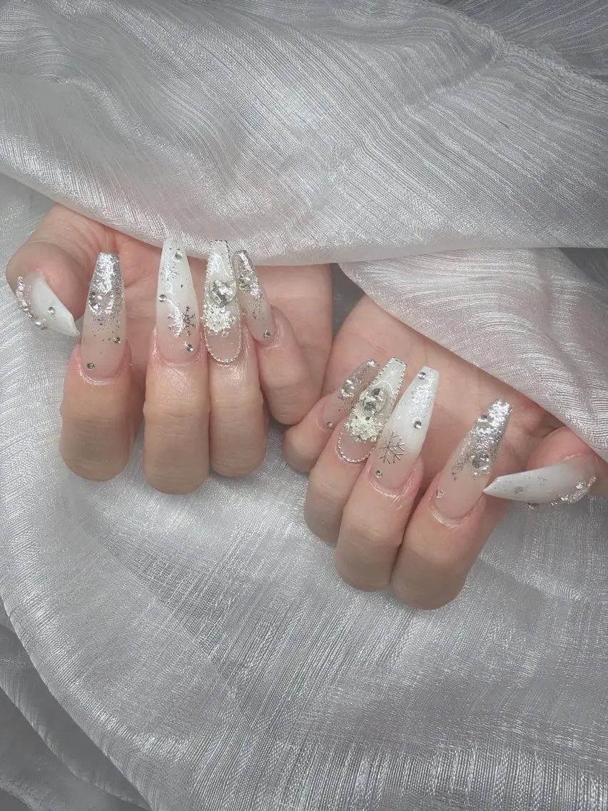 ネイル ハンドネイル Lee Nailsのネイルデザイン