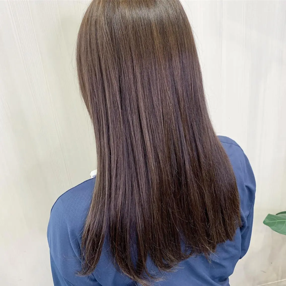 セミロング カラー アッシュ ブリーチ ブルーカラー ブルーアッシュ ハイライトカラー CALON銀座　松田 力丸のヘアスタイル