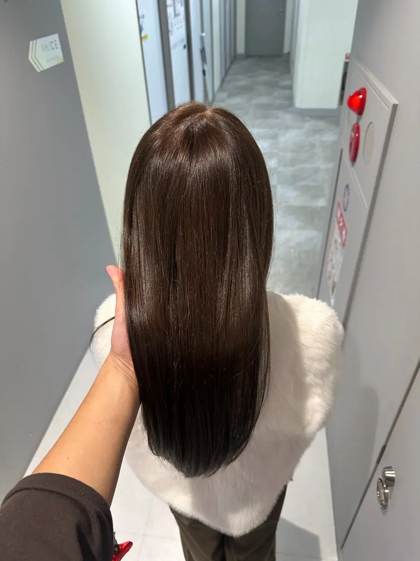 ロング ヘアカラー ハイトーン✖️ 縮毛矯正シュンペイのヘアスタイル