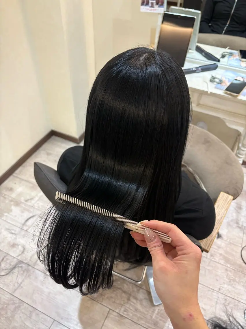 ロング カラー ハイトーンカラー ヘアカラー トリートメント 艶髪/縮毛矯正/ レイヤー/栄/あやかのヘアスタイル