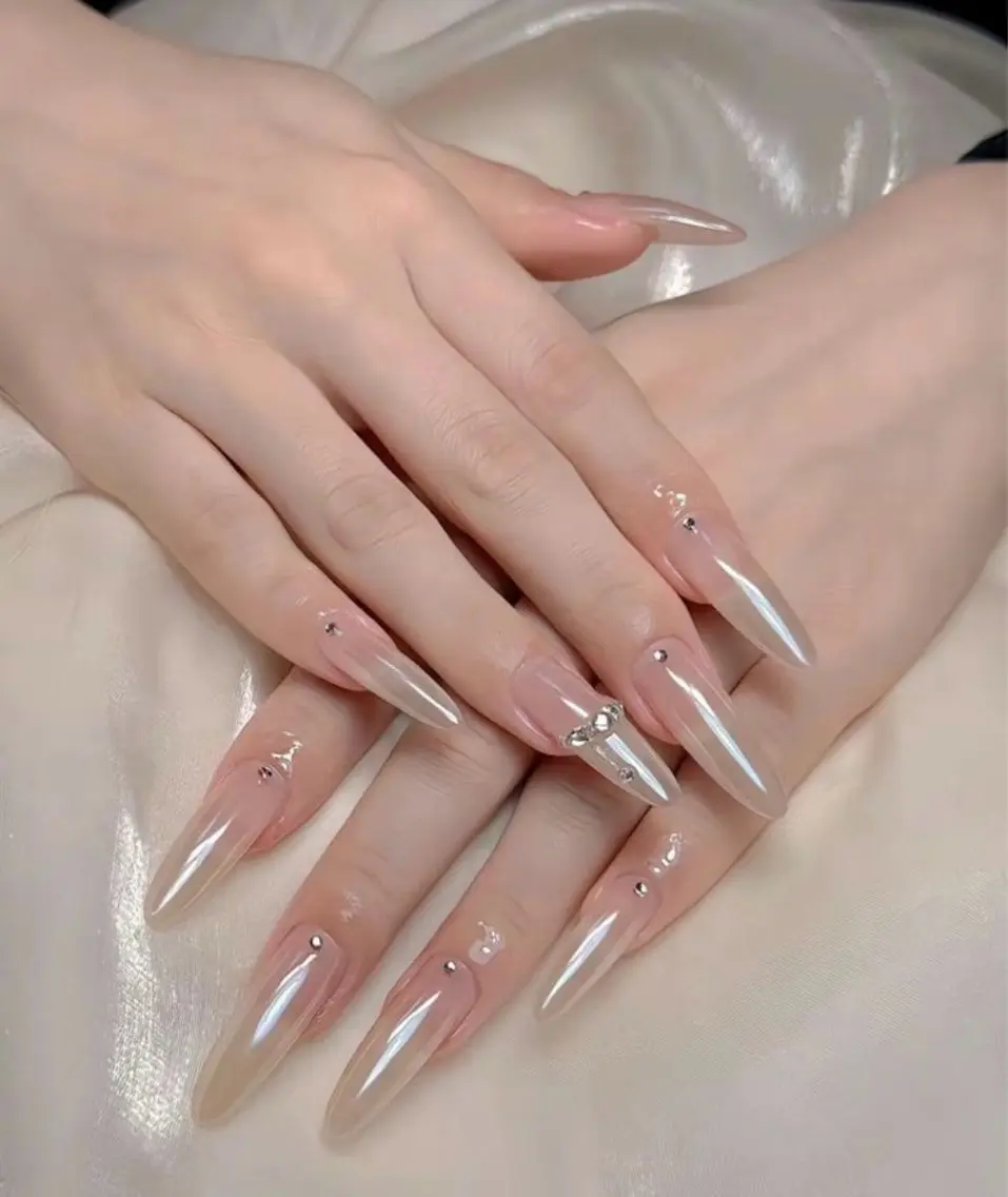 ネイル ミラーネイル ストーンネイル Sora Nail Honastugiのネイルデザイン