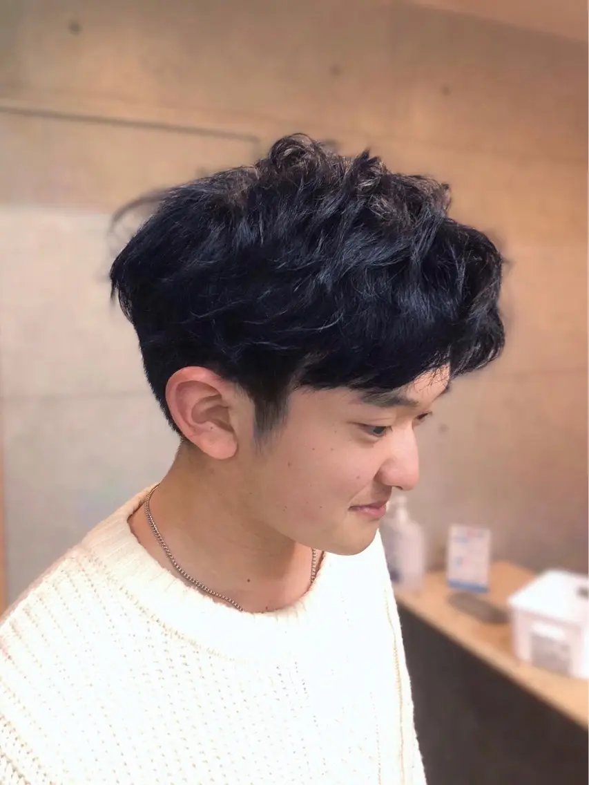 カラー メンズ メンズブリーチ ブリーチ ブルーカラー ))カラー特化(( 渡邉 怜のヘアスタイル