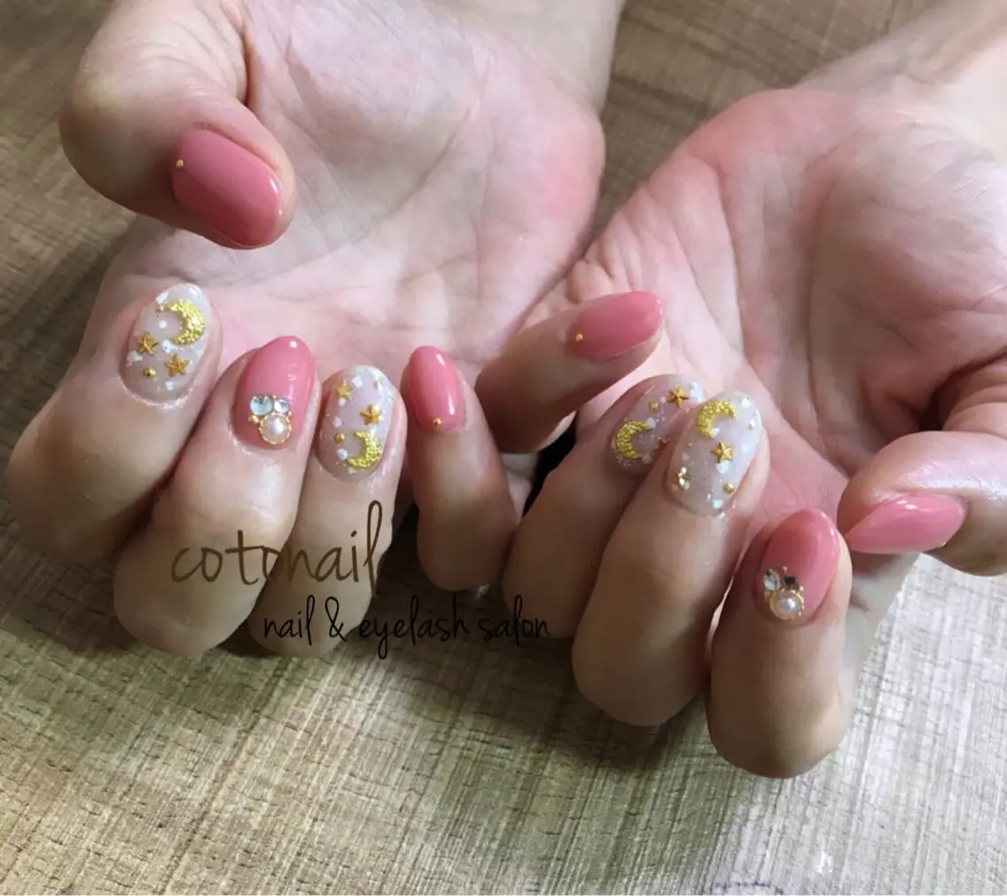 ミディアム ネイル アートネイル ハンドネイル ツメトマツゲ .のネイルデザイン