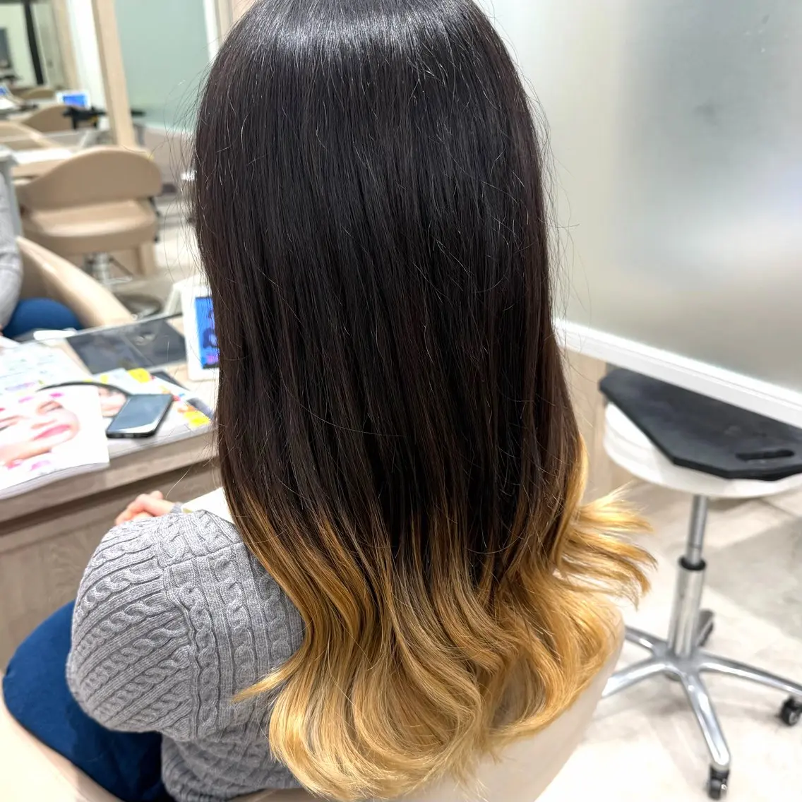 ロング カラー ブリーチ グラデーションカラー カット ヘアカラー トリートメント EARTH菊名店👾 ひらのすぐるのヘアスタイル