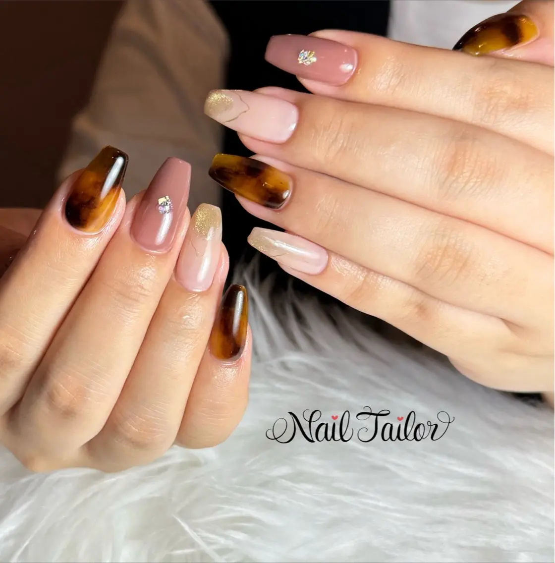 ネイル べっ甲ネイル 長さ出し ラメ(グリッター) ロングネイル 持ち込み ハンドネイル NailTailor ネイルテイラーのネイルデザイン