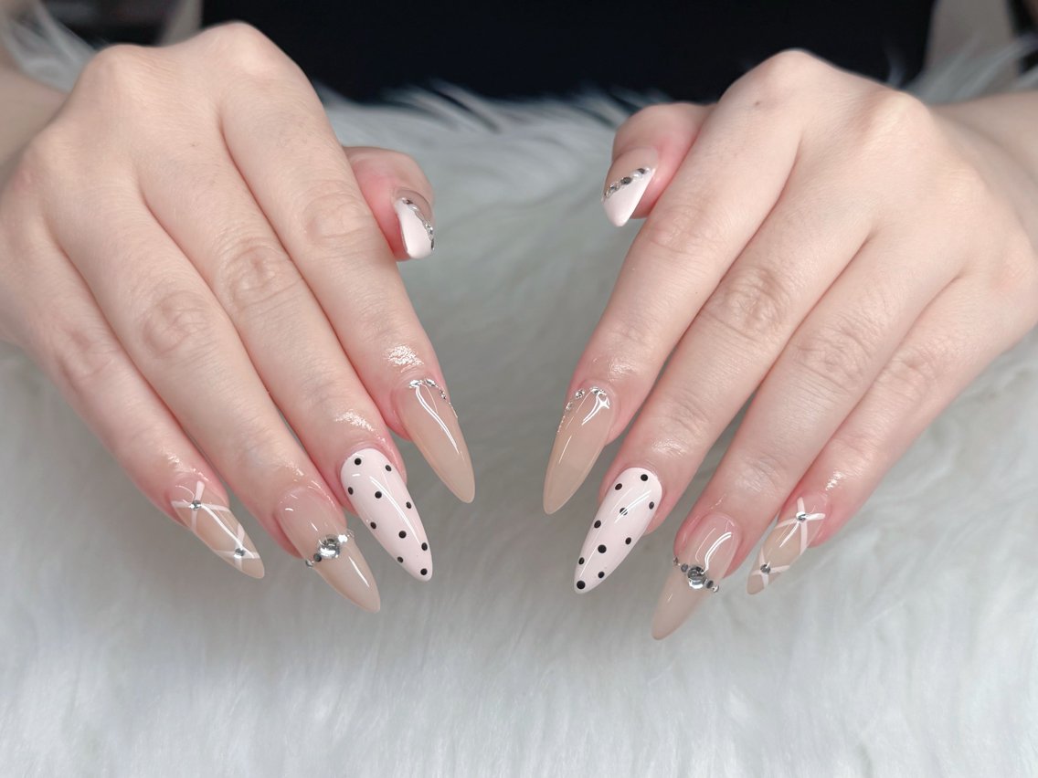ネイル アートネイル 韓国ネイル ロングネイル 持ち込み ネイルチップ ハンドネイル GOHOUBI Nail 心斎橋店のネイルデザイン