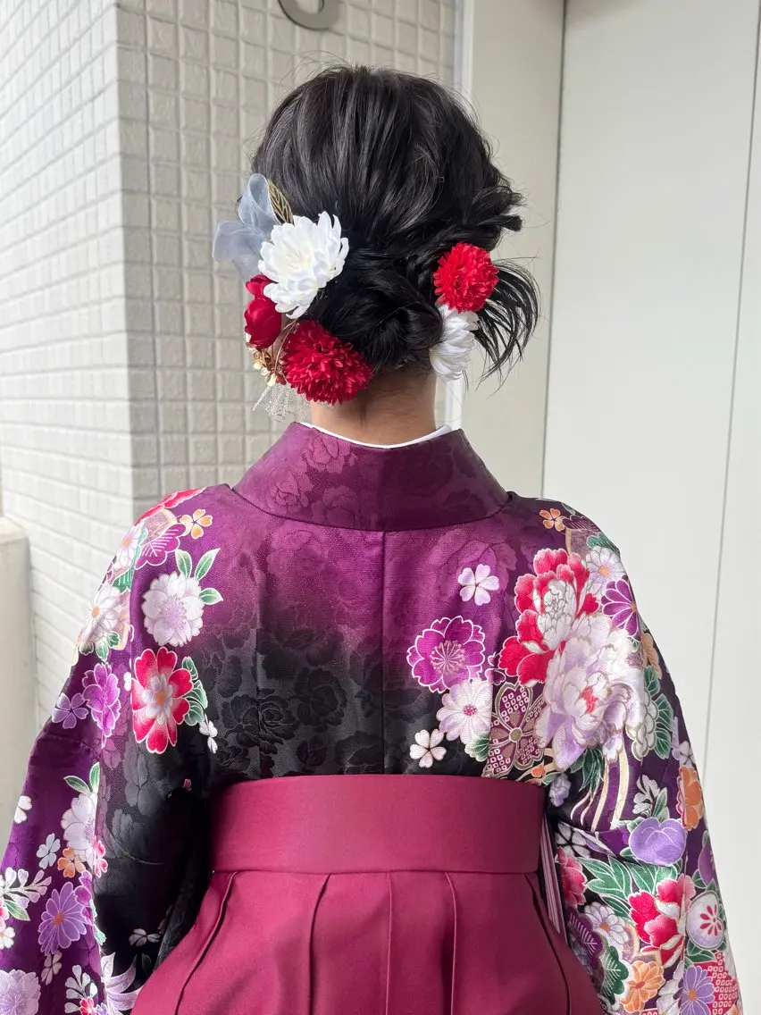 ロング ヘアアレンジ 卒業式のヘアスタイル 着付け 縮毛矯正/シール エクステ/艶髪ひふみのヘアスタイル