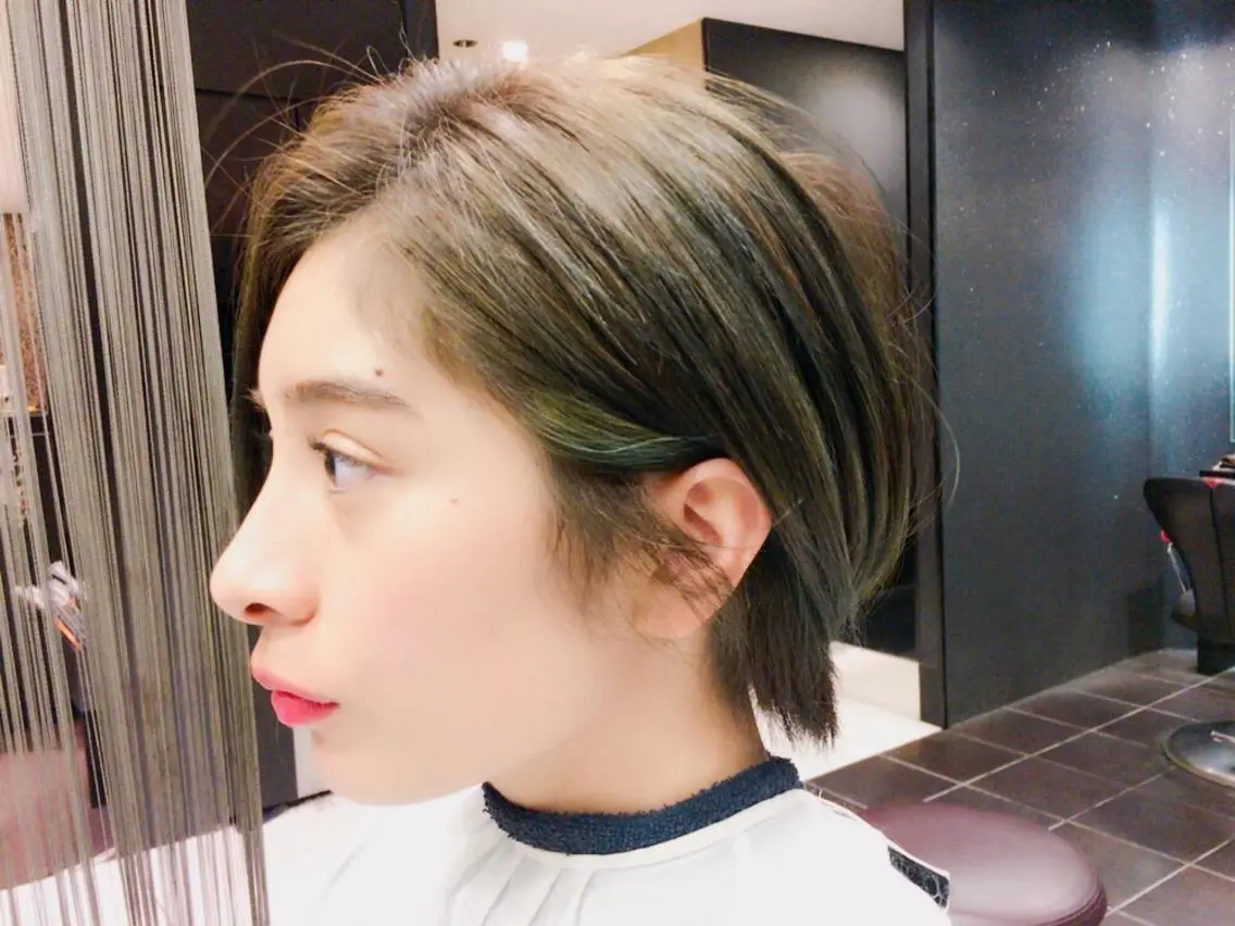 ショート カラー アッシュ 北川大輔🌟 小顔レイヤーカットのヘアスタイル