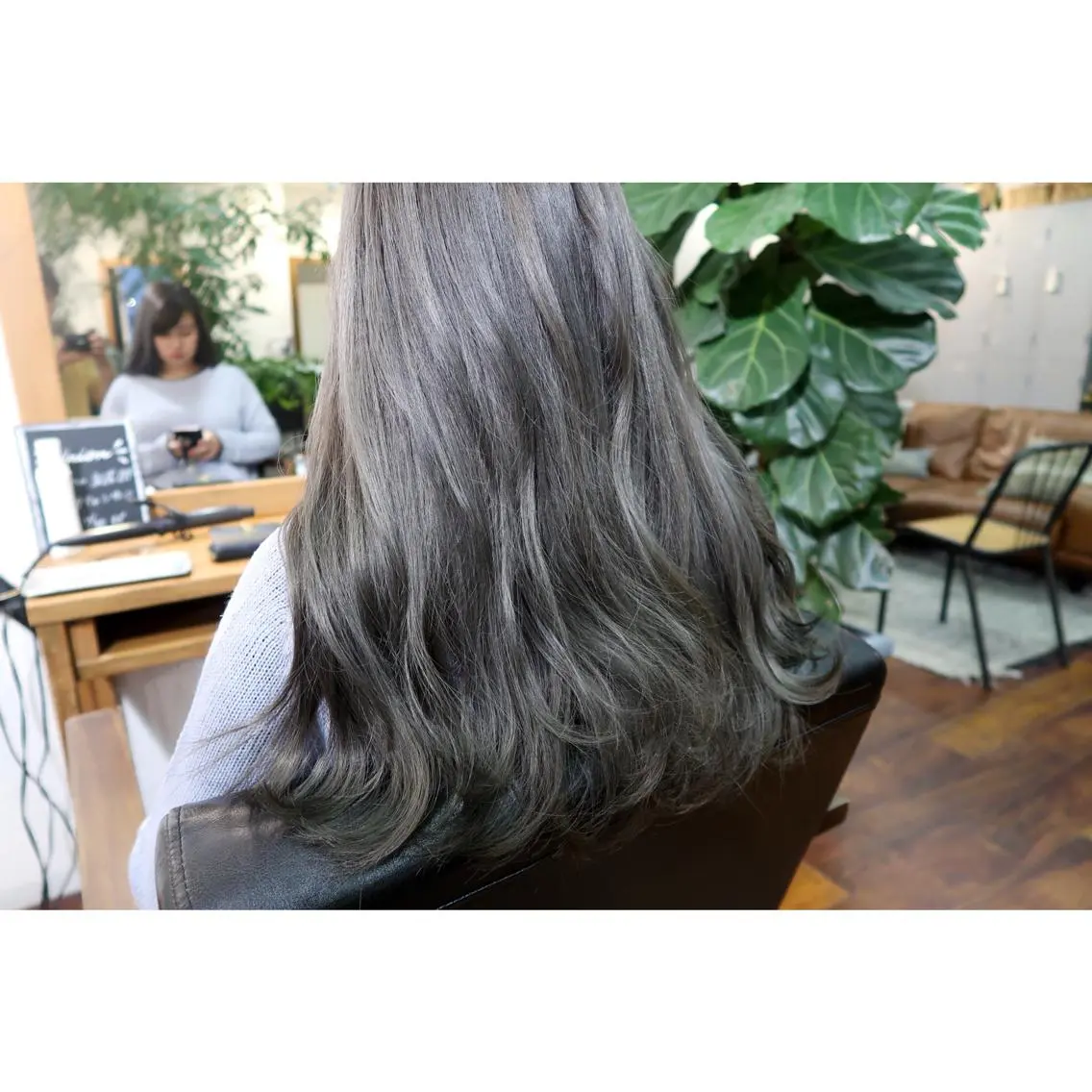 ロング カラー アディクシーカラー ブリーチ ハイライトカラー シルバー ハイライト 江上拓郎/ショート /酸性ストレートのヘアスタイル