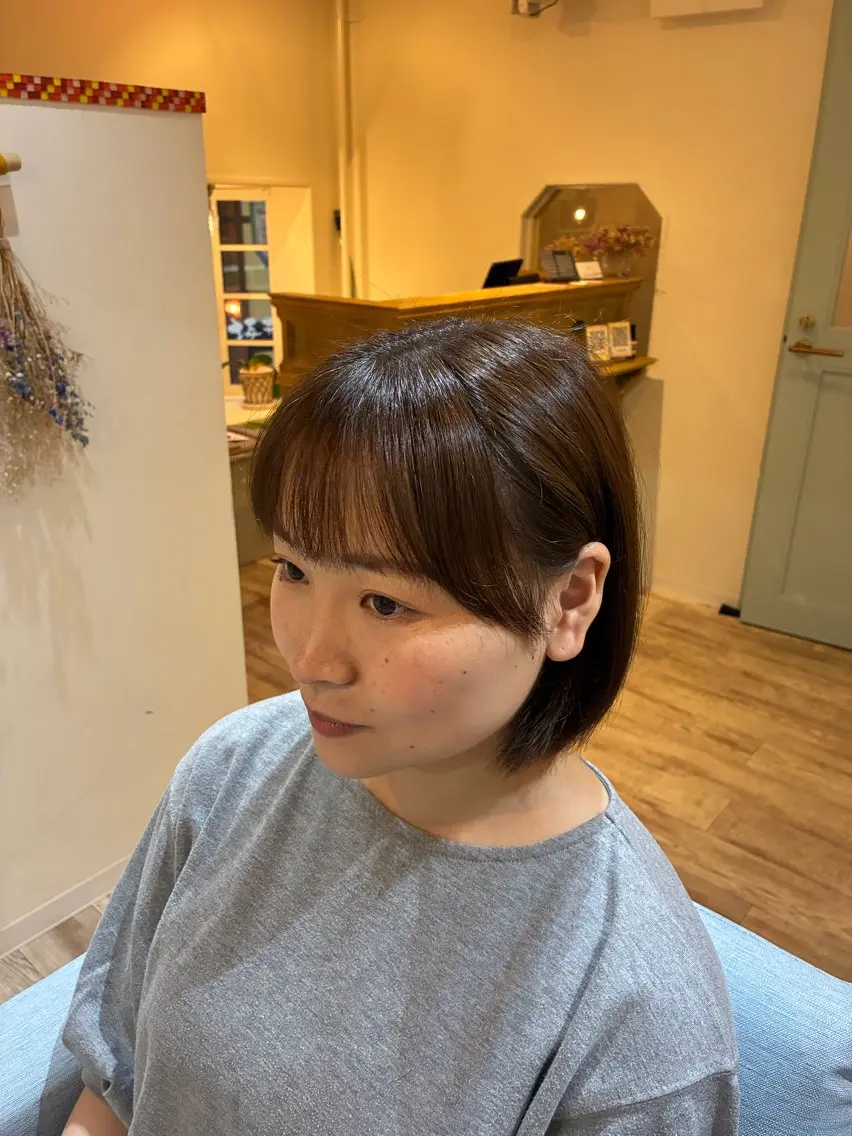 ショート カラー 顔周りカット カット ヘアカラー トリートメント 席数2席プライベート /マンツーマンサロンのヘアスタイル