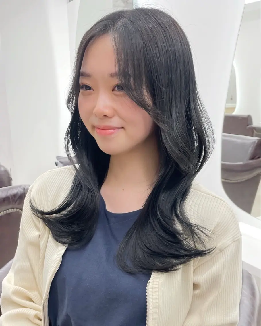 ロング カラー カット ヘアカラー トリートメント ヘアセット 新宿/韓国ヘア/ 髪質改善ストレートのヘアスタイル