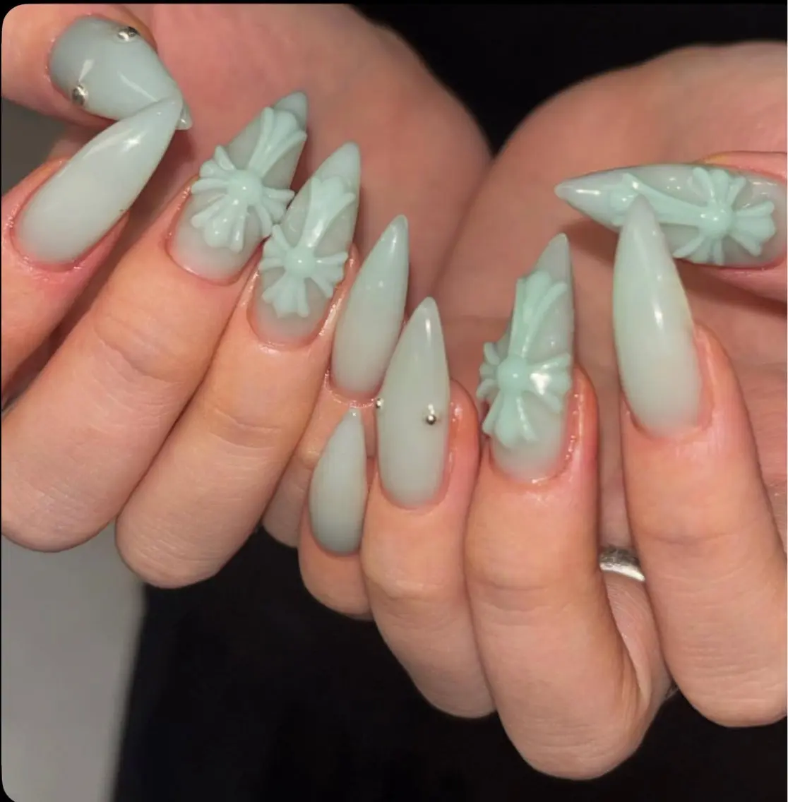 ネイル アートネイル スカルプネイル ストーンネイル ネイルチップ NiJi Nailsのネイルデザイン