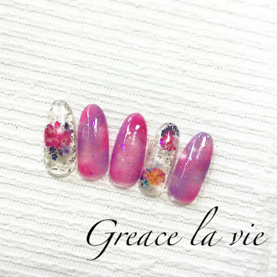 ロング カラー パーマ ヘアアレンジ キッズ ネイル マツエク・マツパ ネイルチップ Greace  la vieのネイルデザイン