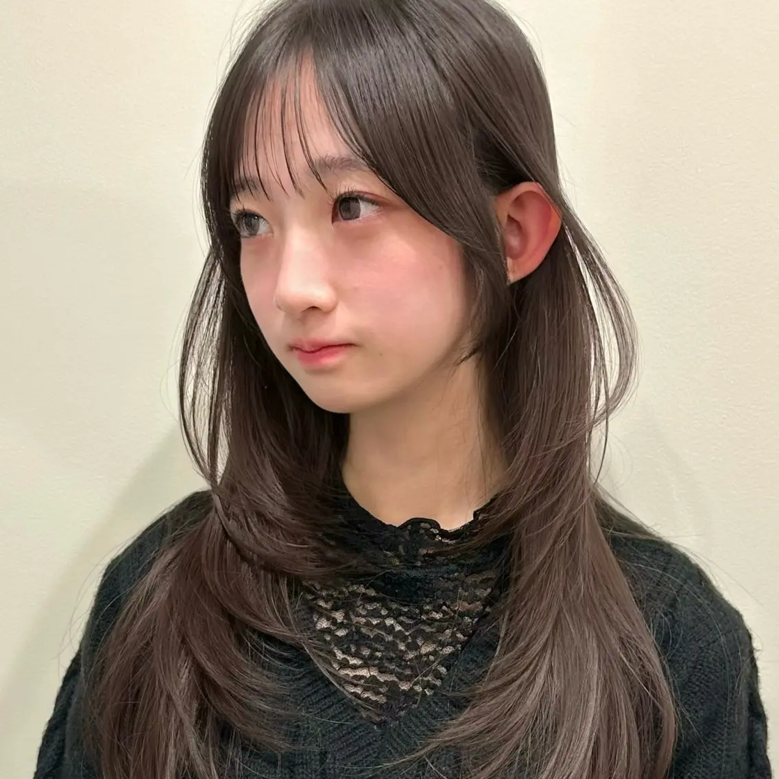 セミロング カット 縮毛矯正 🌹ハッシュカット、 レイヤー韓国ヘア🌹のヘアスタイル