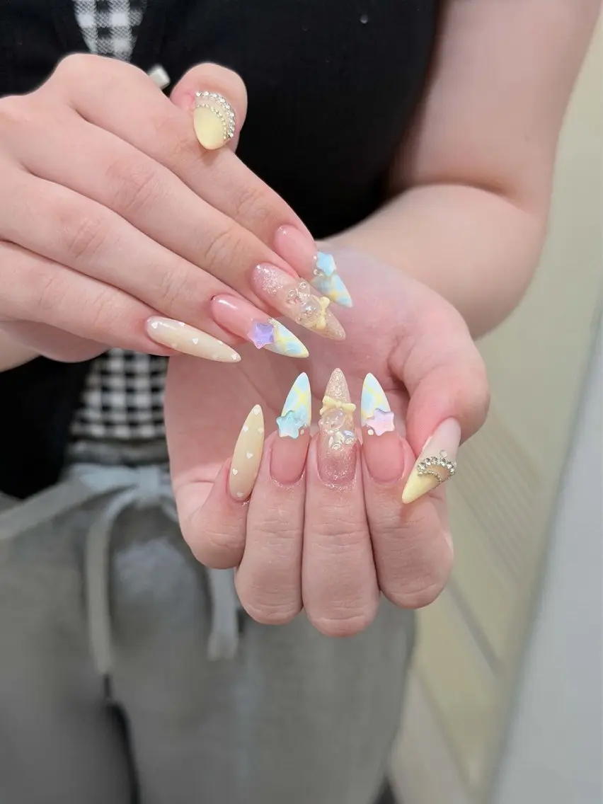 ネイル チークネイル ドット フレンチネイル グラデーション ハート ハンドネイル Julli NailStudioのネイルデザイン