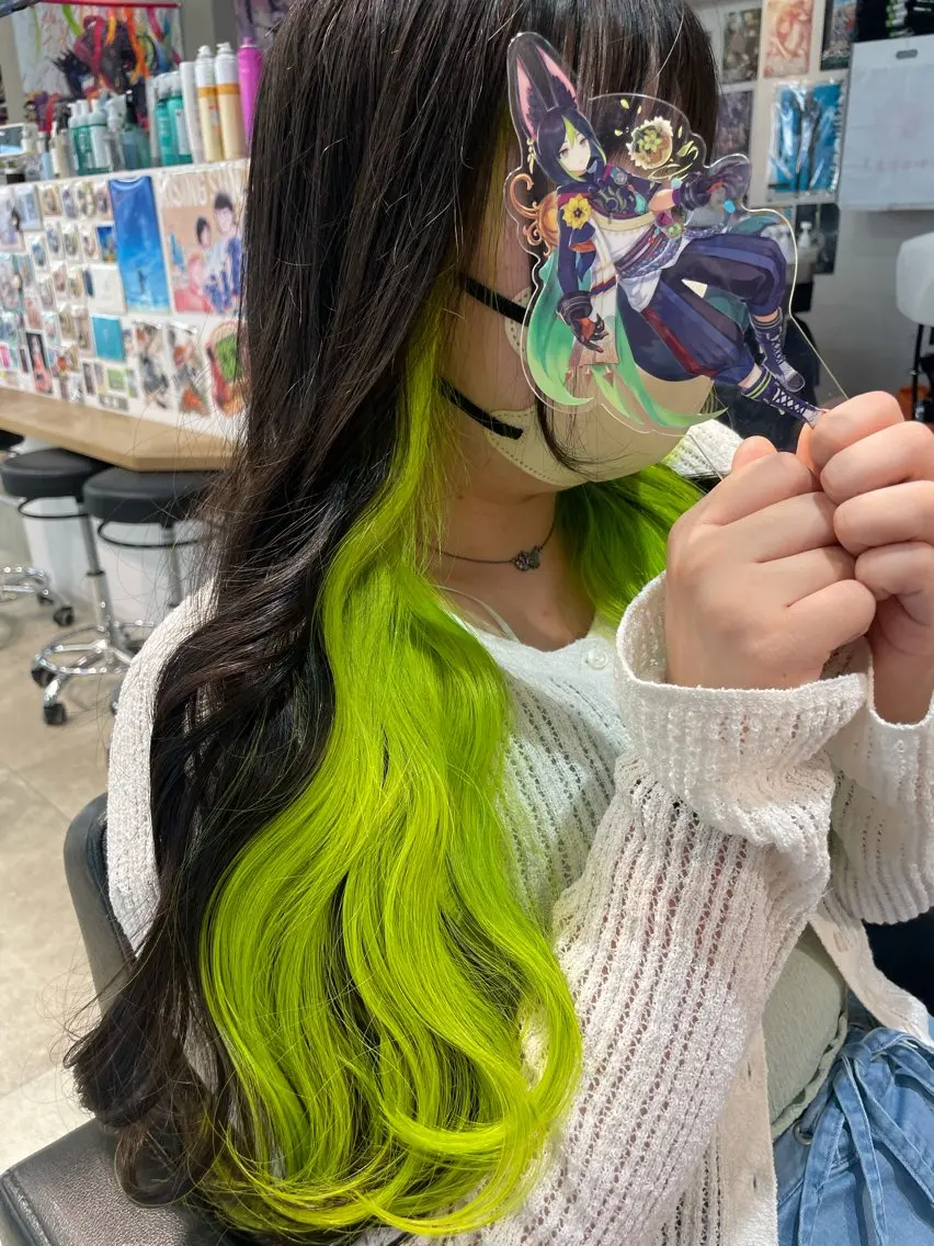 ロング カラー ブリーチ ケアブリーチ ダブルカラー インナーカラー ヘアカラー インナーカラー 推し ブリーチ 髪質改善のヘアスタイル