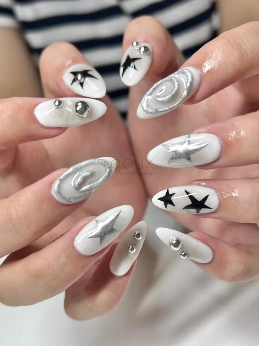 ネイル チークネイル フットネイル 韓国ネイル ミラーネイル 夏ネイル doux. nailのネイルデザイン