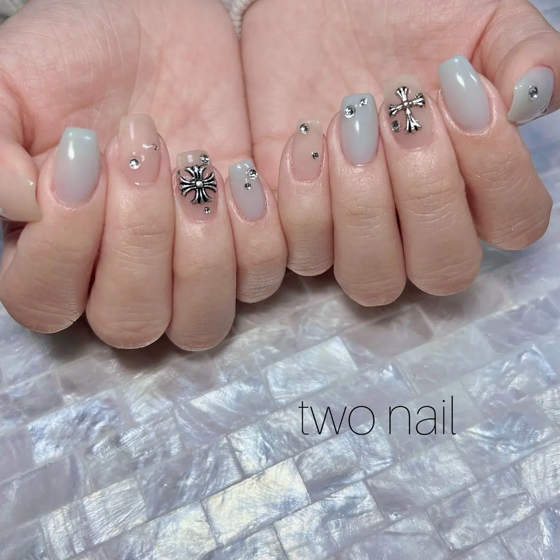 ネイル アートネイル ネイルチップ ホワイト ハンドネイル two nailのネイルデザイン
