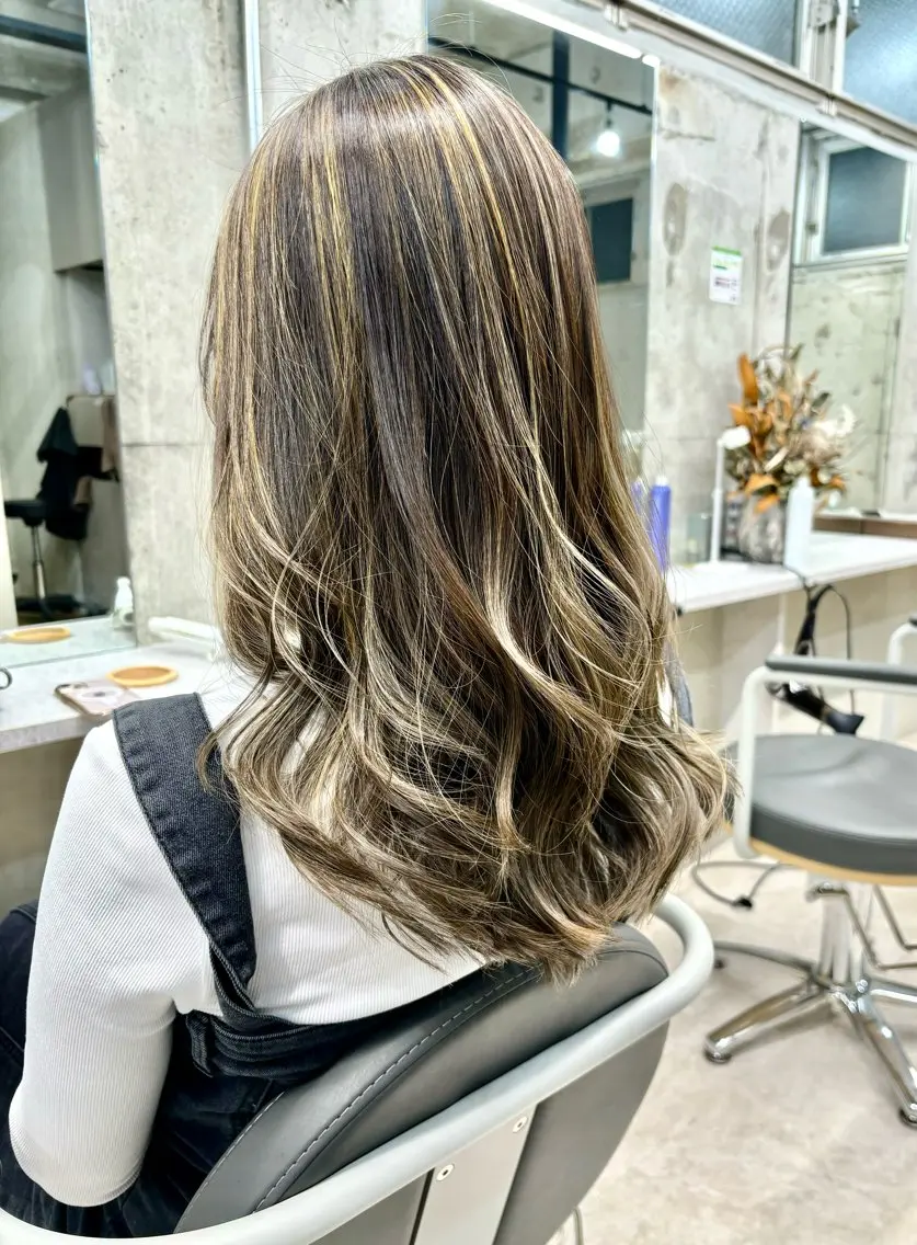 ロング カラー ハイライトカラー 3Dハイライト ハイライト カット ヘアカラー 井上 光のヘアスタイル