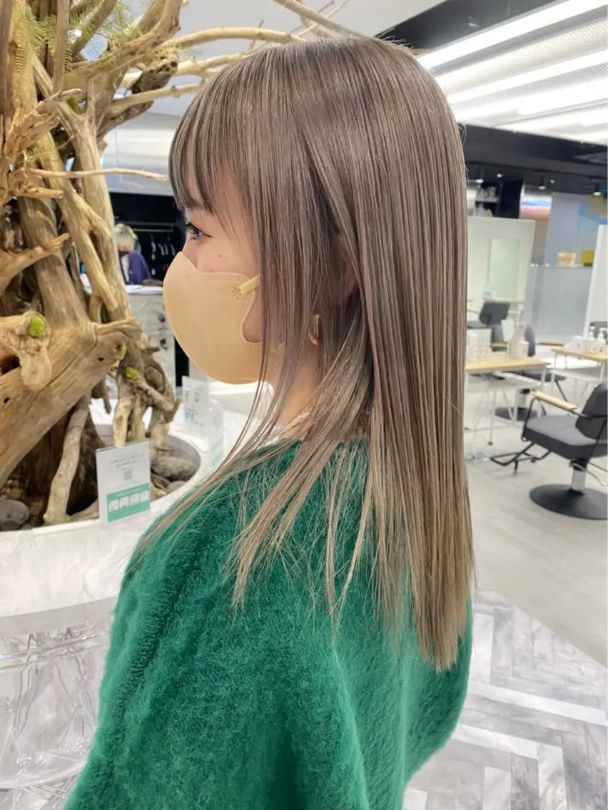 ロング ヘアカラー 小原 有桜のヘアスタイル